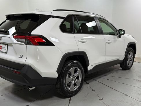Certified 2025 Toyota RAV4 LE image 5