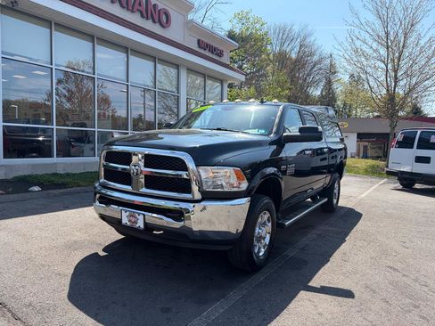 Used 2018 RAM 2500 SLT w/ Snow Chief Group AWD/4WD image 2