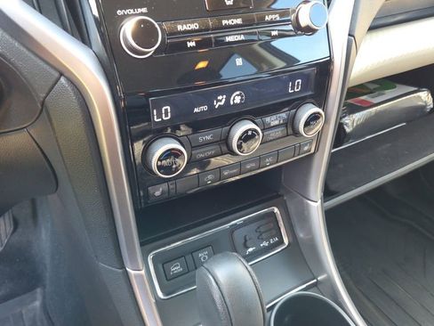 Used 2021 Subaru Ascent Premium w/ Convenience Package AWD/4WD image 18