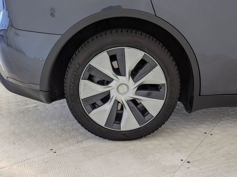 Used 2020 Tesla Model Y Long Range image 11