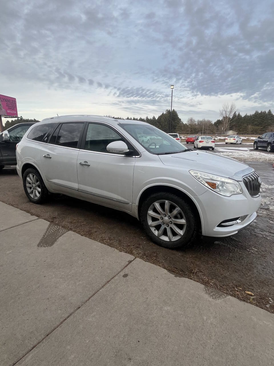 Used 2017 Buick Enclave Premium w/ Experience Buick Package AWD/4WD image 1