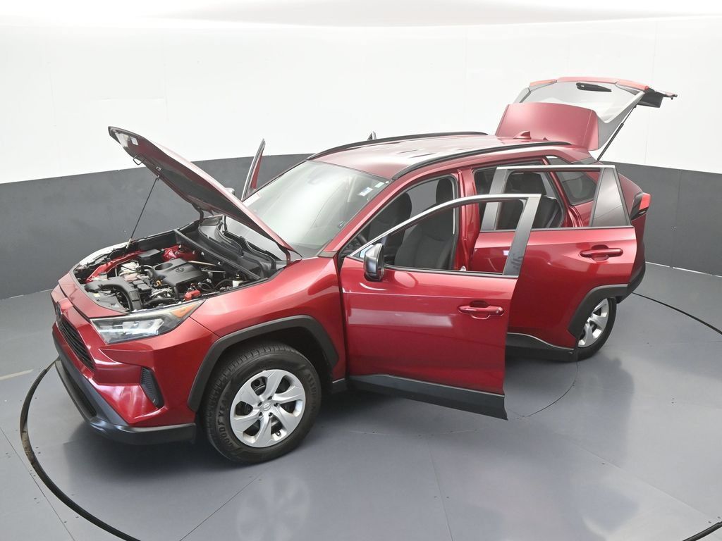 Used 2021 Toyota RAV4 LE FWD image 58