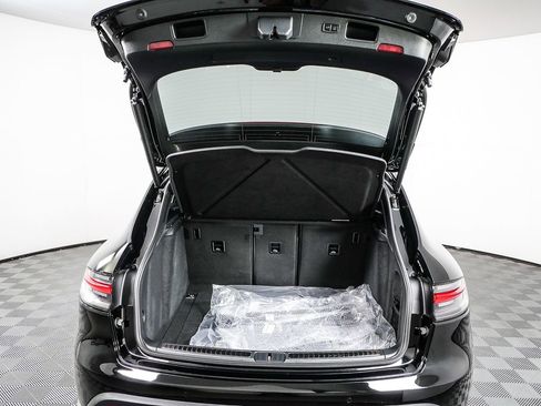 New 2026 Porsche Macan Turbo image 33
