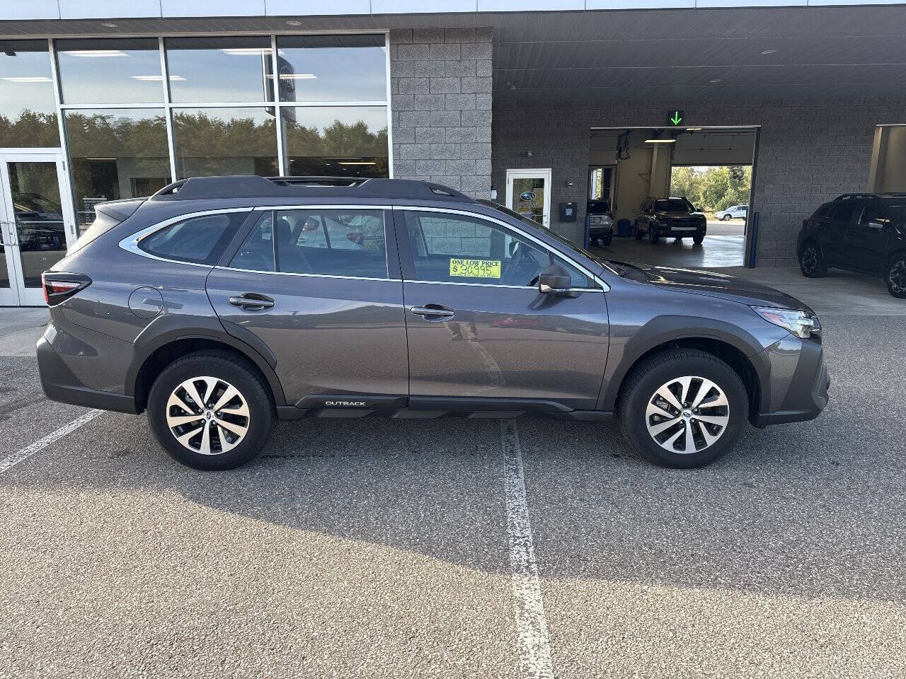 Certified 2025 Subaru Outback w/ Popular Package #1A AWD/4WD image 3