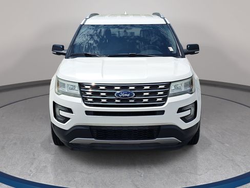 Used 2016 Ford Explorer XLT w/ Equipment Group 201A FWD image 2