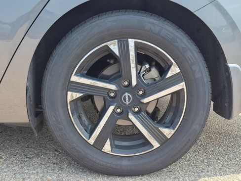 Used 2024 Nissan Sentra SV FWD image 11