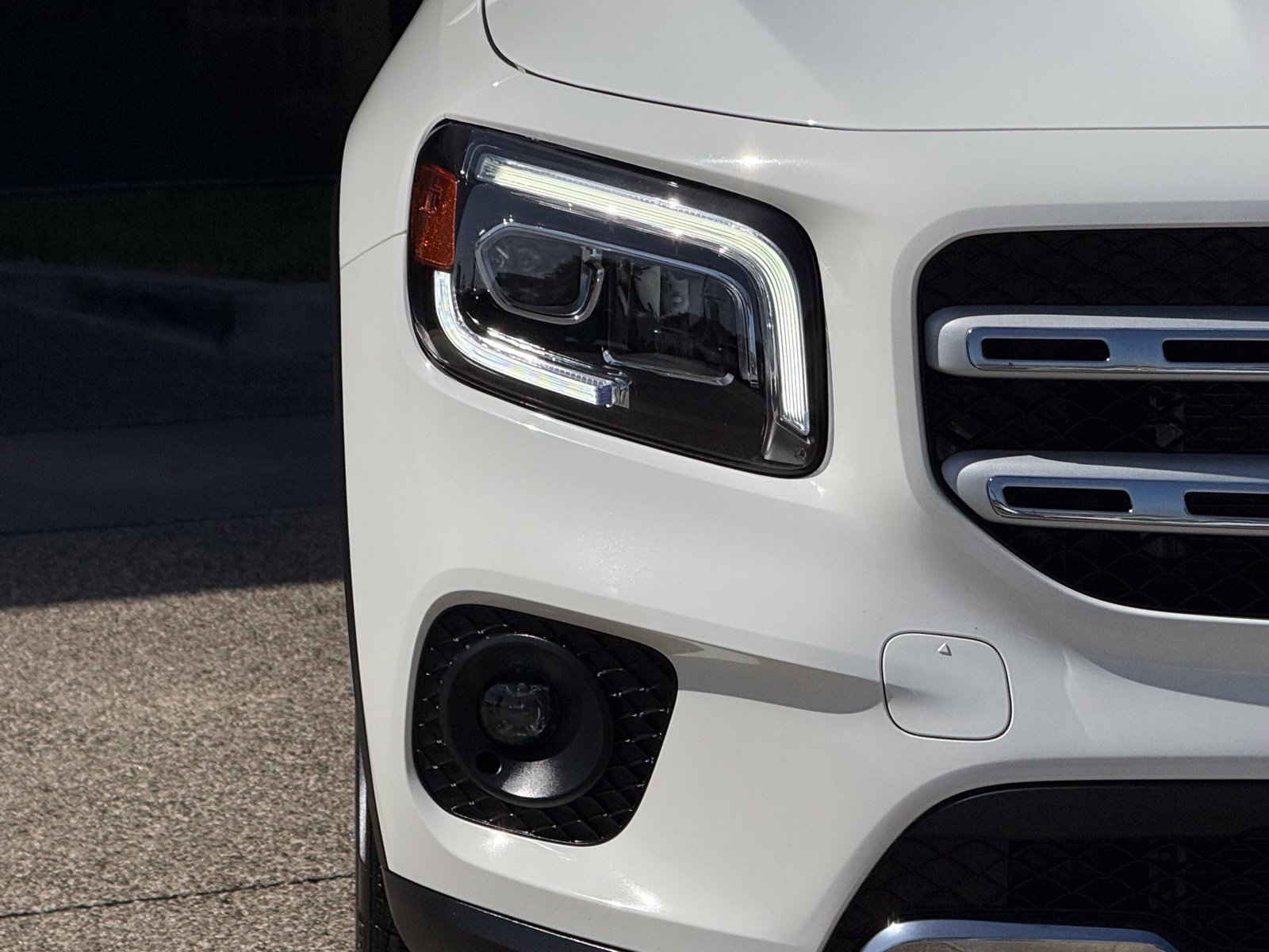 Used 2023 Mercedes-Benz GLB 250 image 7