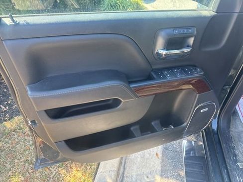 Used 2017 GMC Sierra 1500 SLT w/ SLT Premium Package image 4