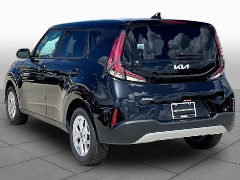 Certified 2025 Kia Soul LX w/ LX Technology Package FWD image 11