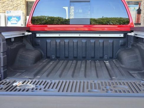 Certified 2025 Nissan Frontier SV w/ SV Convenience Package RWD image 29