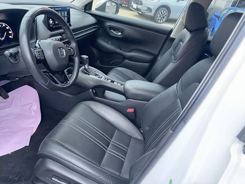 Used 2023 Honda HR-V EX-L image 10