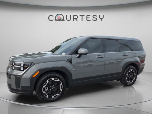 Used 2025 Hyundai Santa Fe SE FWD image 1