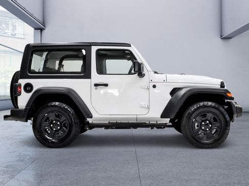 Used 2024 Jeep Wrangler Sport AWD/4WD image 5