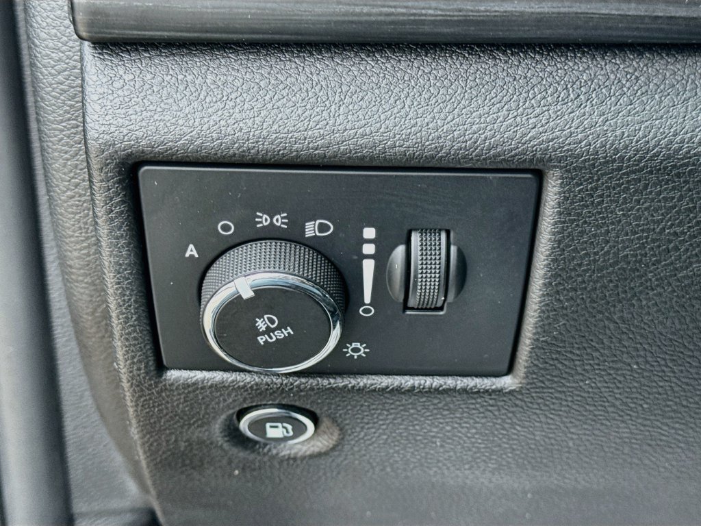 Used 2021 Jeep Grand Cherokee Laredo X AWD/4WD image 10