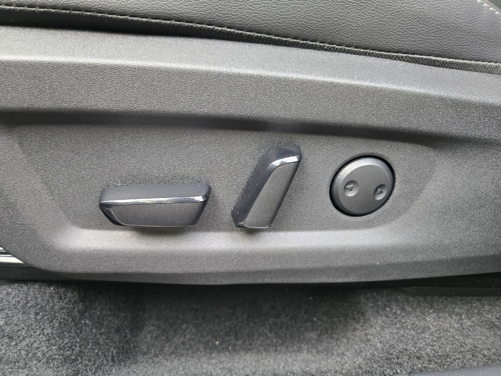 Certified 2025 Nissan Murano SV AWD/4WD image 14