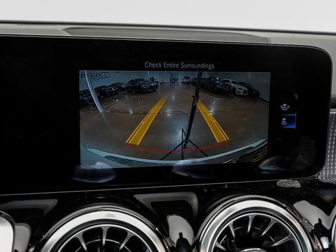 Used 2023 Mercedes-Benz GLB 250 GLB 250 w/ Premium Package image 26