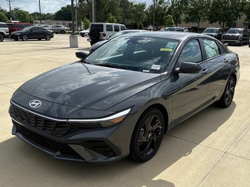 New 2026 Hyundai Elantra SEL FWD image 4