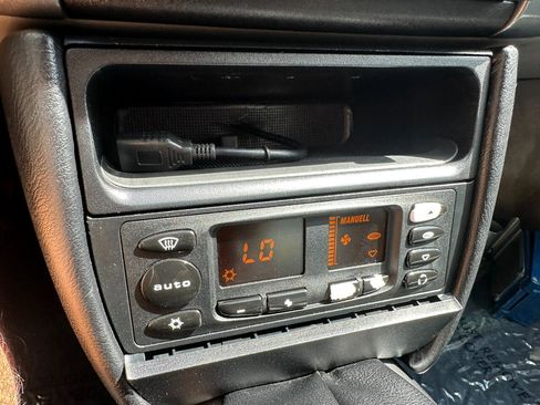 Used 2001 Porsche 911 Carrera image 31