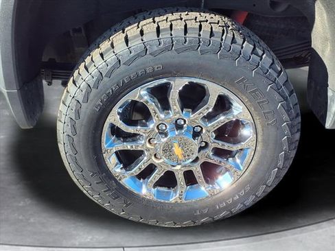 Certified 2024 Chevrolet Silverado 2500 LTZ w/ LTZ Premium Package image 19