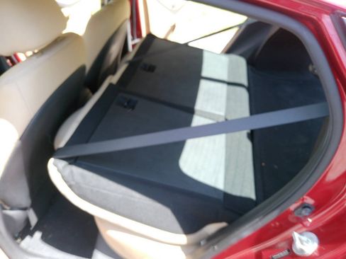 Used 2013 Hyundai Elantra GLS w/ Preferred Pkg FWD image 36