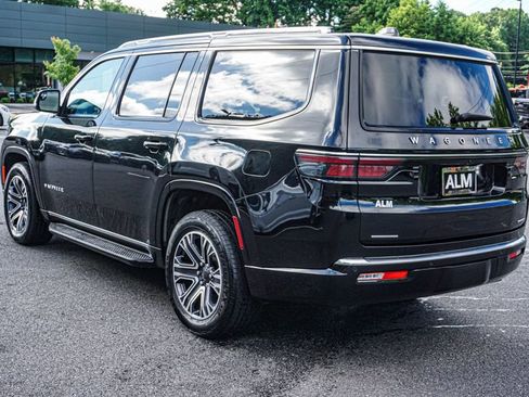 Used 2023 Jeep Wagoneer Series II image 4