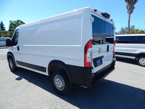 Used 2025 RAM ProMaster 2500 w/ U-Haul Equipment Group FWD image 6