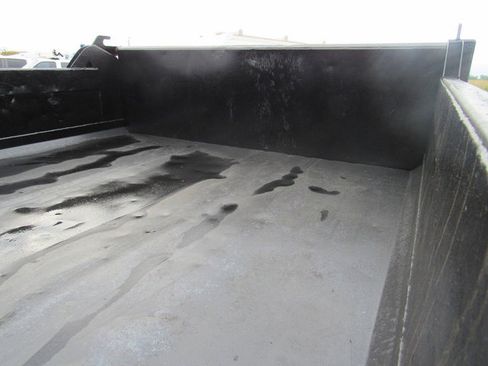 Used 2023 Ford F550 4x4 Regular Cab Super Duty image 17