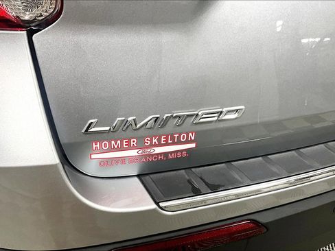 Used 2024 Ford Explorer Limited image 14