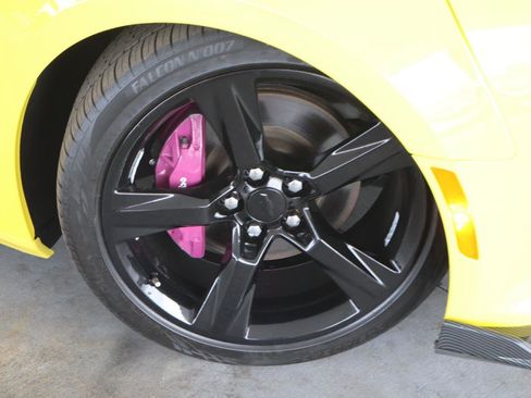 Used 2017 Chevrolet Camaro SS RWD image 3