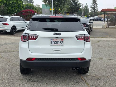 Certified 2022 Jeep Compass Latitude FWD image 6