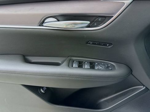 Used 2025 Cadillac XT6 Luxury FWD image 18