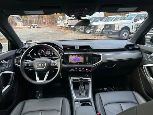 Used 2025 Audi Q3 2.0T Premium image 23