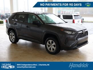 Used 2022 Toyota RAV4 LE video 1