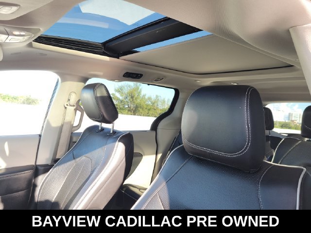 Used 2023 Chrysler Pacifica Limited FWD image 24