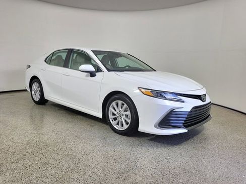 Used 2024 Toyota Camry LE FWD image 4