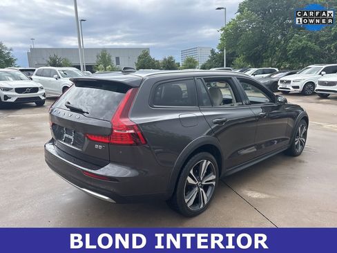 Certified 2023 Volvo V60 B5 Cross Country Plus w/ Climate Package AWD/4WD image 5