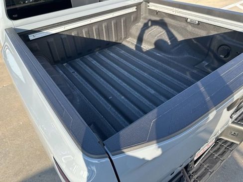 New 2026 Nissan Frontier SV w/ SV Convenience Package image 8