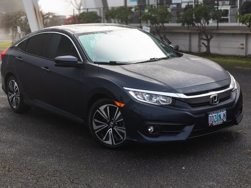 Used 2017 Honda Civic EX-T image 2