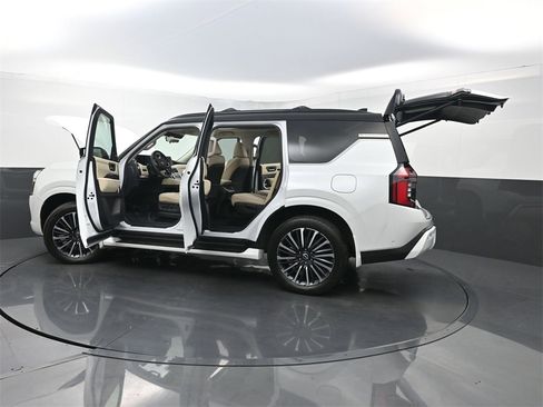 Used 2025 Nissan Armada Platinum Reserve image 45