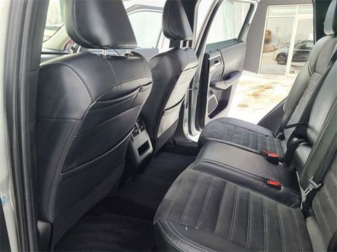 Used 2022 Mitsubishi Outlander SE image 23