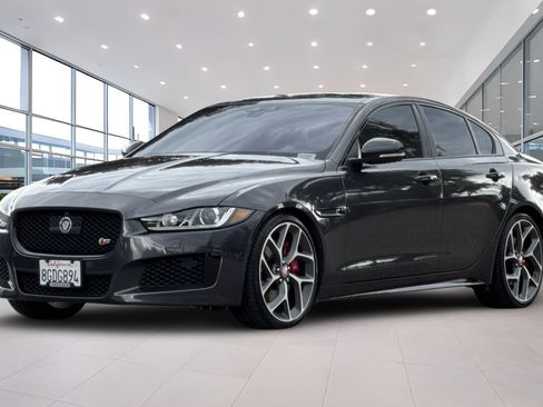 Used 2018 Jaguar XE S RWD image 8