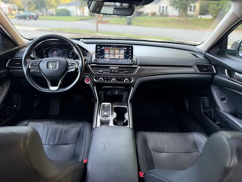 Used 2018 Honda Accord Touring image 14
