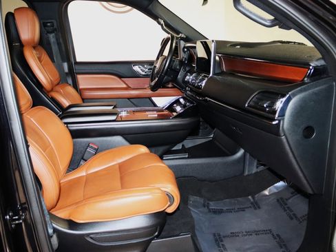 Used 2020 Lincoln Navigator L Reserve w/ Luxury Package image 59