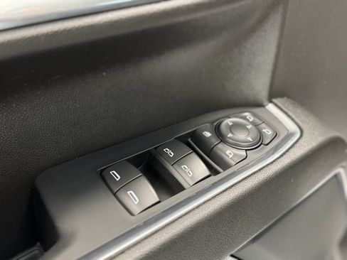 Used 2024 GMC Sierra 1500 SLT image 17