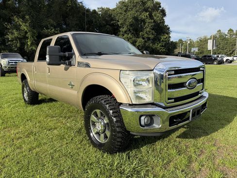 Used 2011 Ford F250 Lariat w/ FX4 Off Road Pkg AWD/4WD image 1