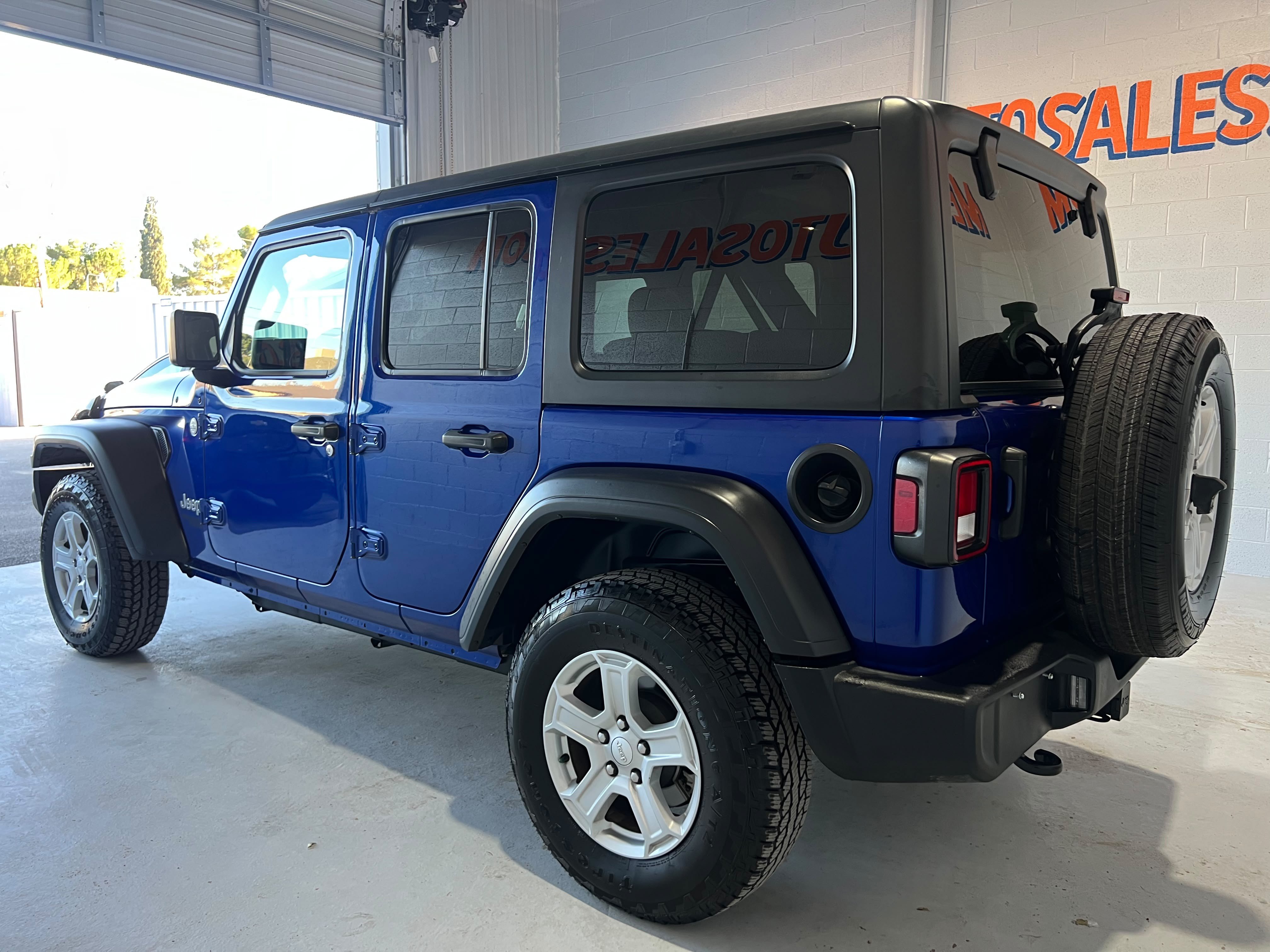 Used 2020 Jeep Wrangler Unlimited Sport S AWD/4WD image 3