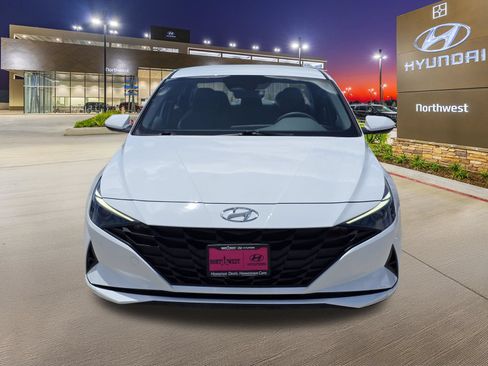 Used 2023 Hyundai Elantra Blue FWD image 5