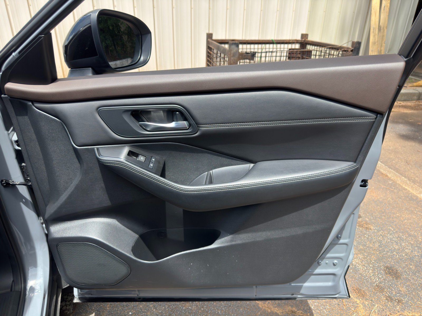 Used 2023 Nissan Rogue SV w/ SV Premium B Package FWD image 39