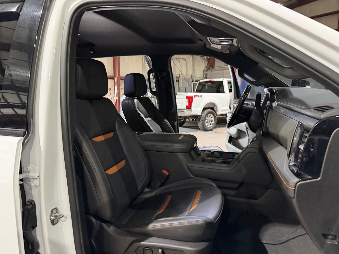Used 2024 GMC Sierra 2500 AT4 w/ AT4 Preferred Package AWD/4WD image 26