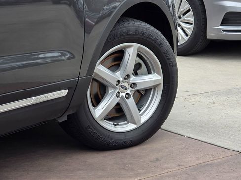 Used 2019 Ford Explorer XLT image 15